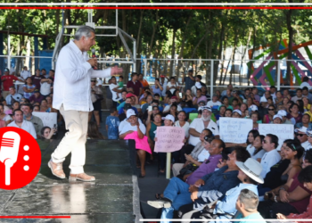 Dan calurosa bienvenida a Adán Augusto en Playa del Carmen, Quintana Roo