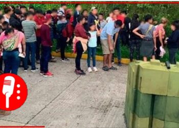 Autoridades de Veracruz detienen autobús con migrantes