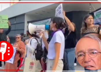 Mujeres protestan en las instalaciones de TV Azteca para exigir justicia por Citlalli Hernández (VIDEO)