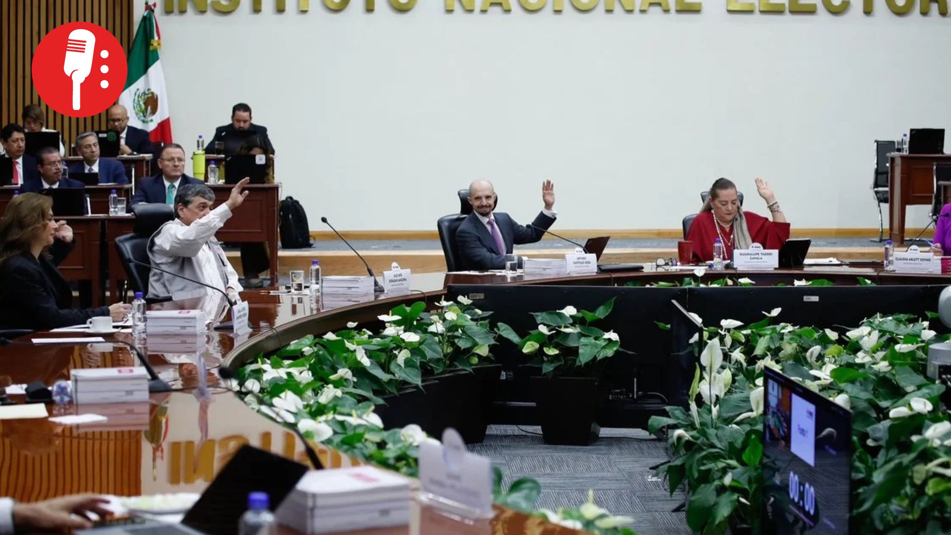 INE rechaza queja del PAN contra Sheinbaum por actos en Zócalo y estados