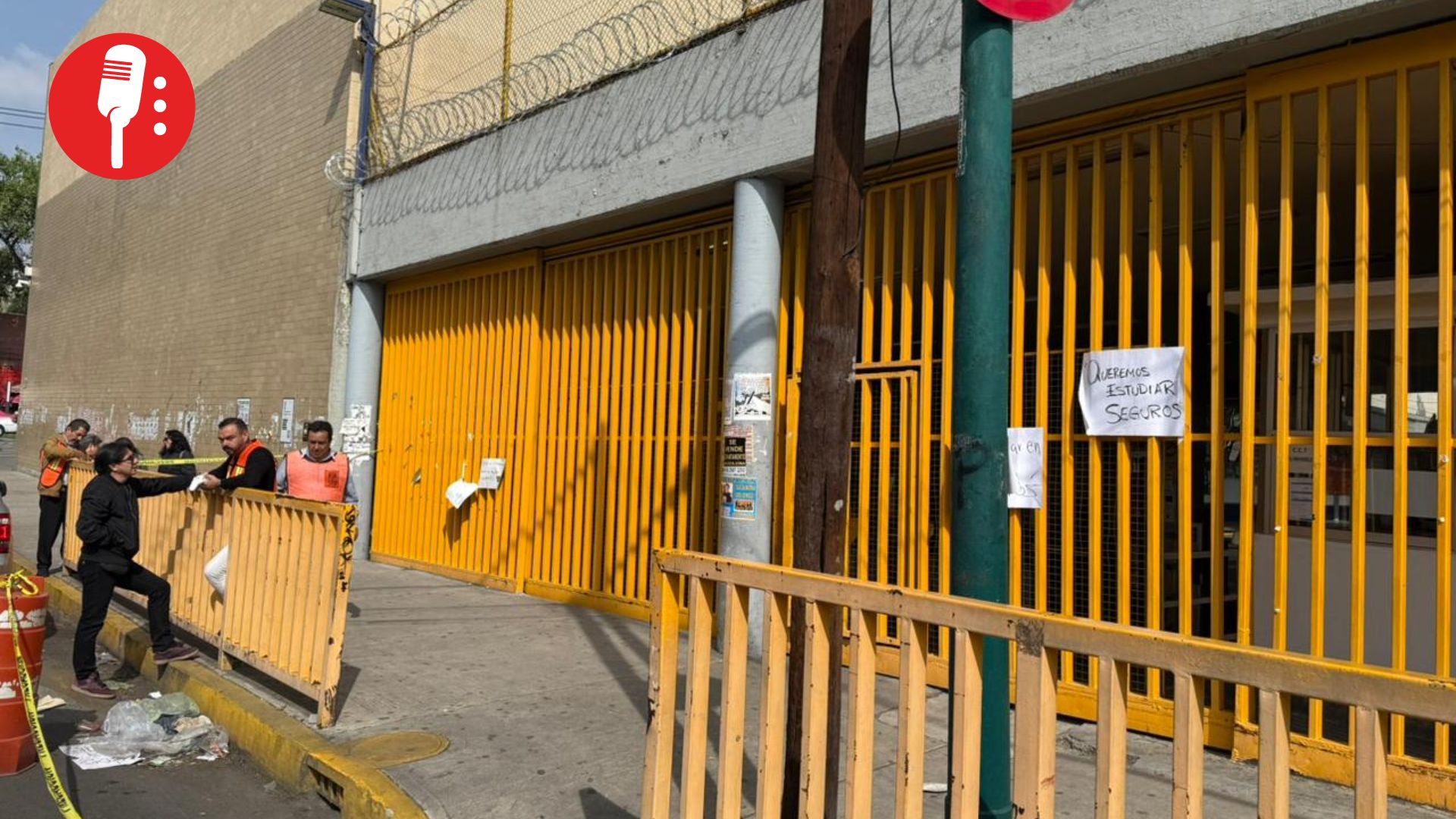 Nueva amenaza de bomba en Prepa 7 de la UNAM obliga a evacuar a estudiantes
