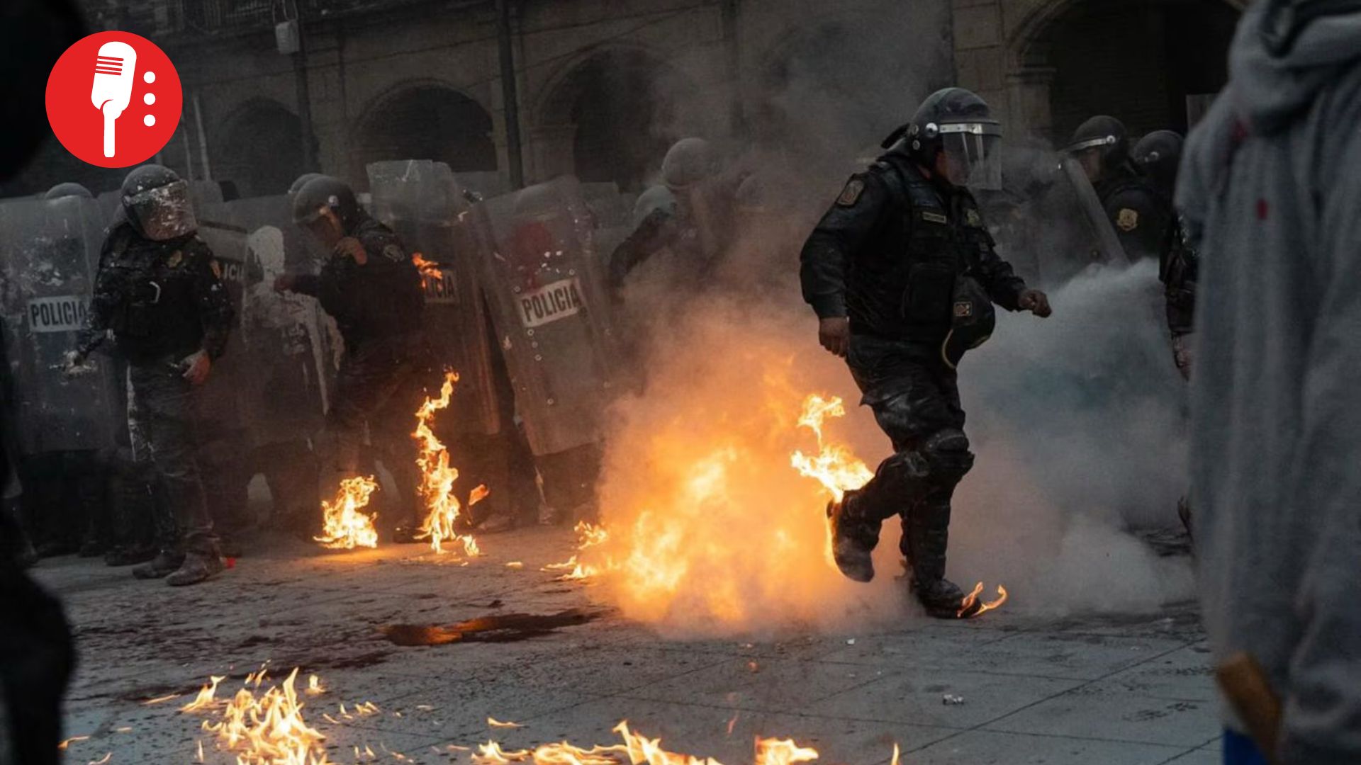 Conflicto en marcha del 2 de octubre en CDMX deja 94 policías hospitalizados