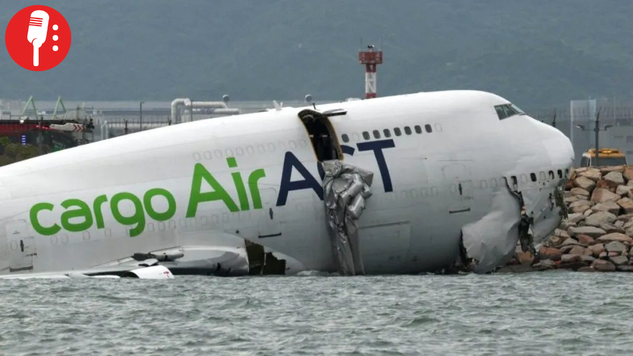 Tragedia en Hong Kong: avión de carga cae al mar tras chocar en pista; hay dos muertos