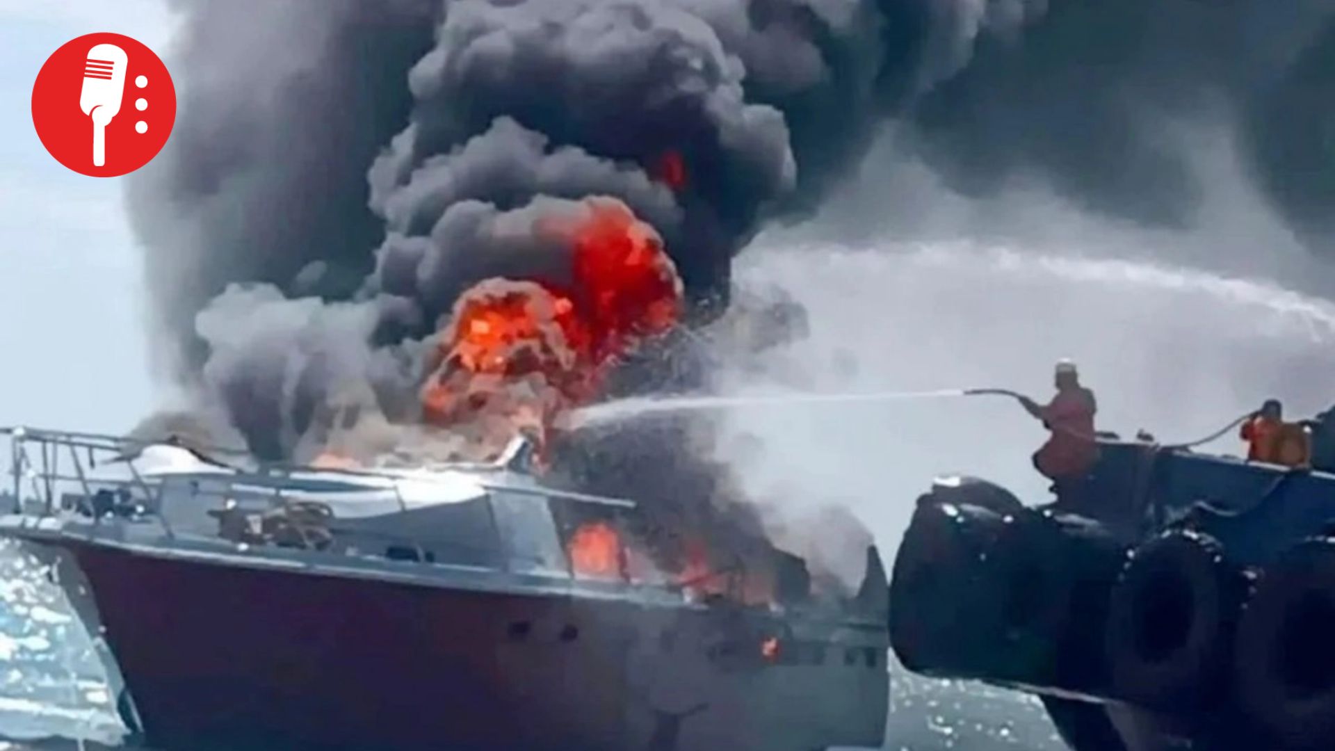 Explosión de yate en Puerto Progreso deja pérdida total; rescatan a la tripulación