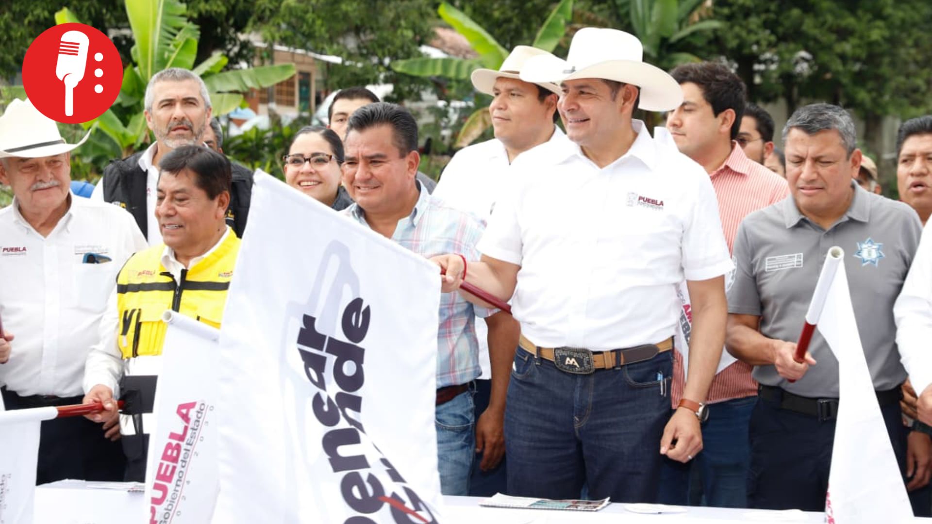 Armenta activa módulo de pavimentación en Sierra Norte y rehabilita vialidades clave en Xicotepec