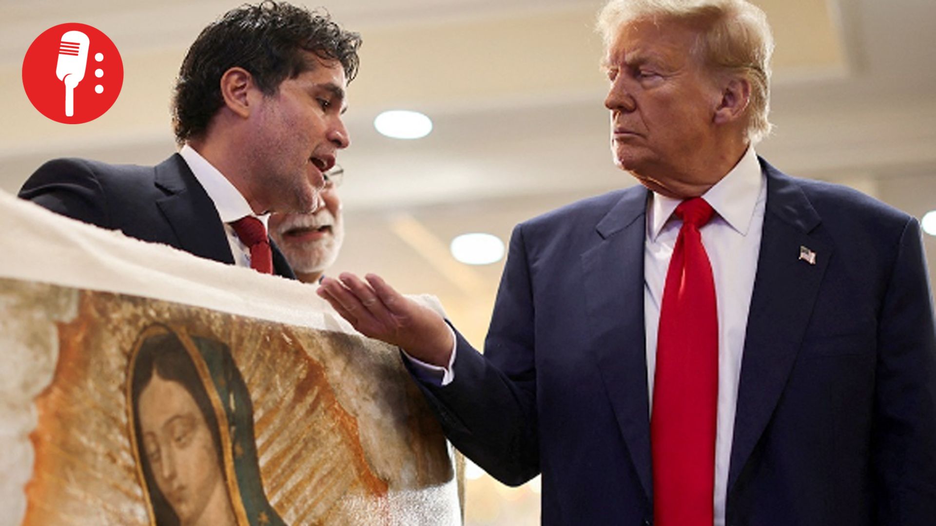 Verástegui se arrodilla ante Trump y lo llama “el mejor presidente que ha tenido México”