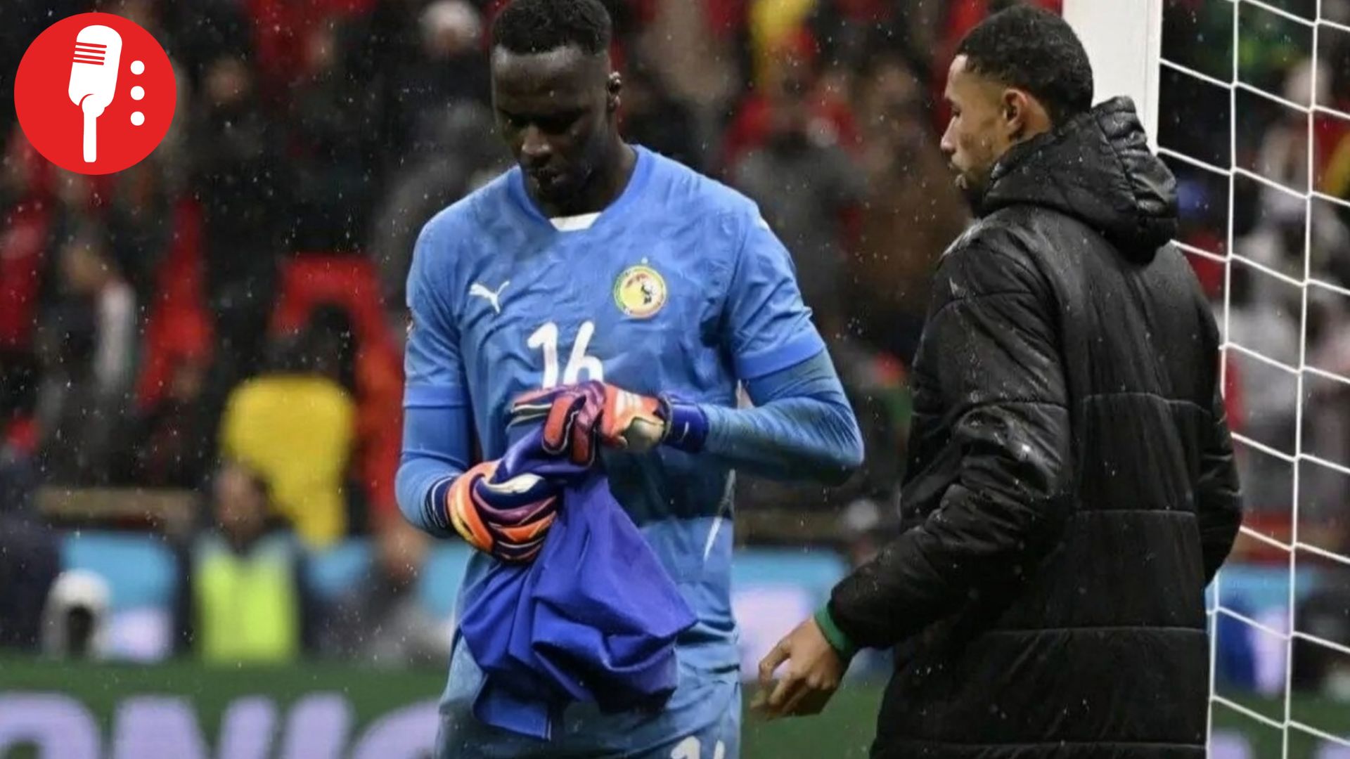 Insólito robo de la toalla a Mendy marcó polémica en la final de la Copa de África