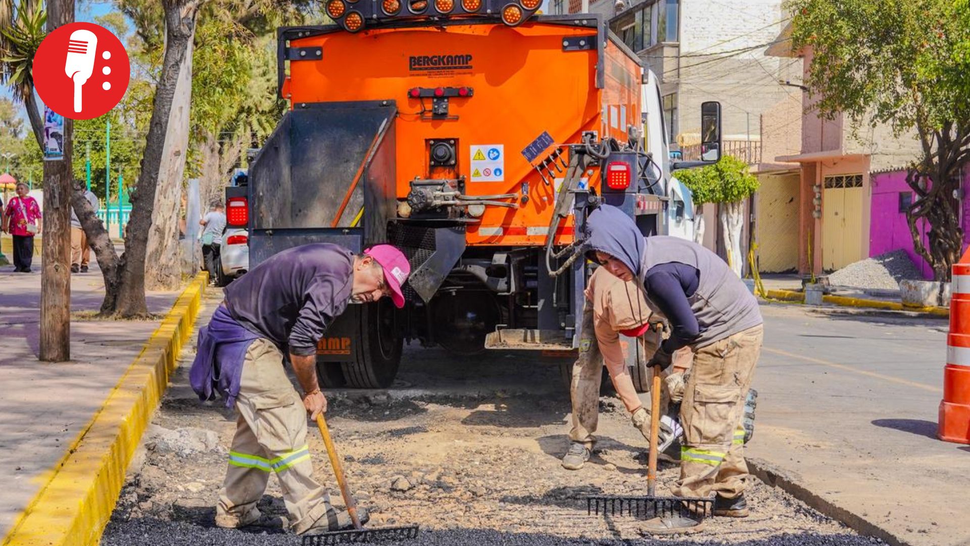 Atienden baches en San Juan de Aragón y mejoran seguridad vial