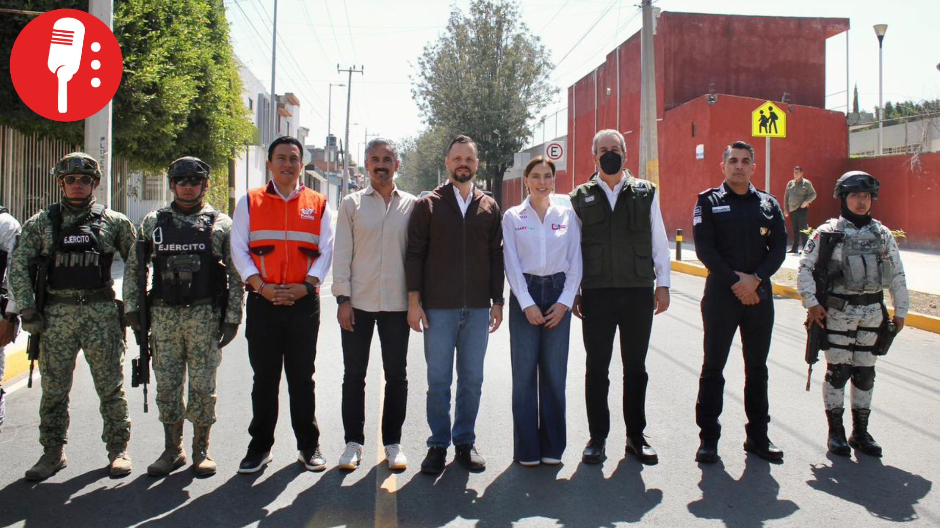 Pepe Chedraui entrega rehabilitación vial en Unidad Habitacional San Roque