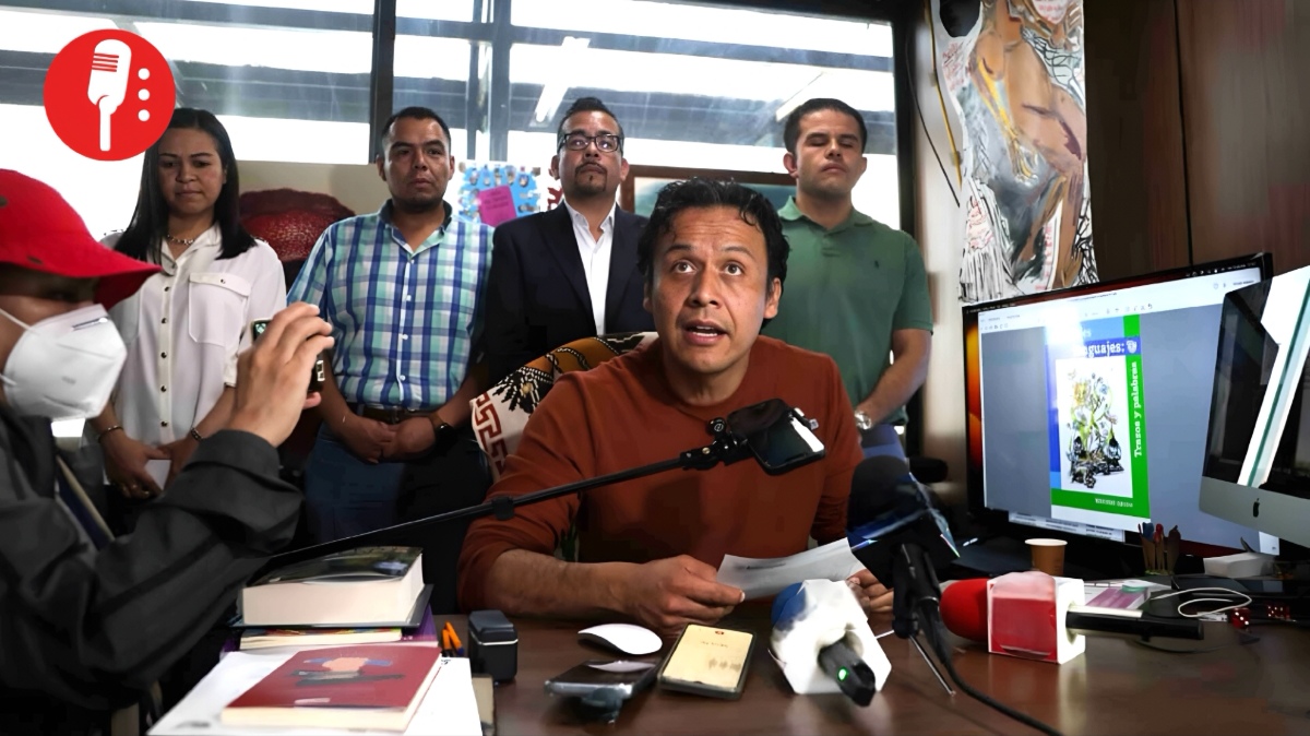 Arriaga Navarro inicia protesta en la SEP tras su destitución